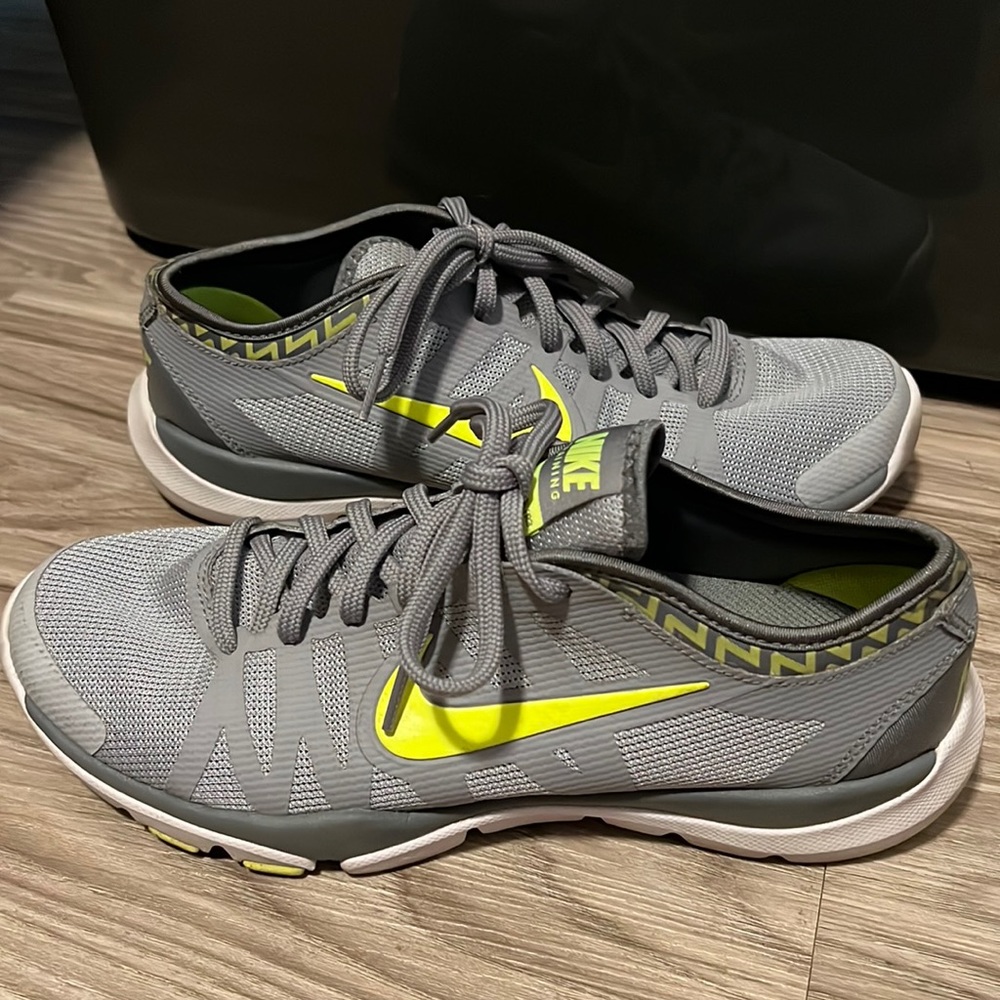 Nike shoes women